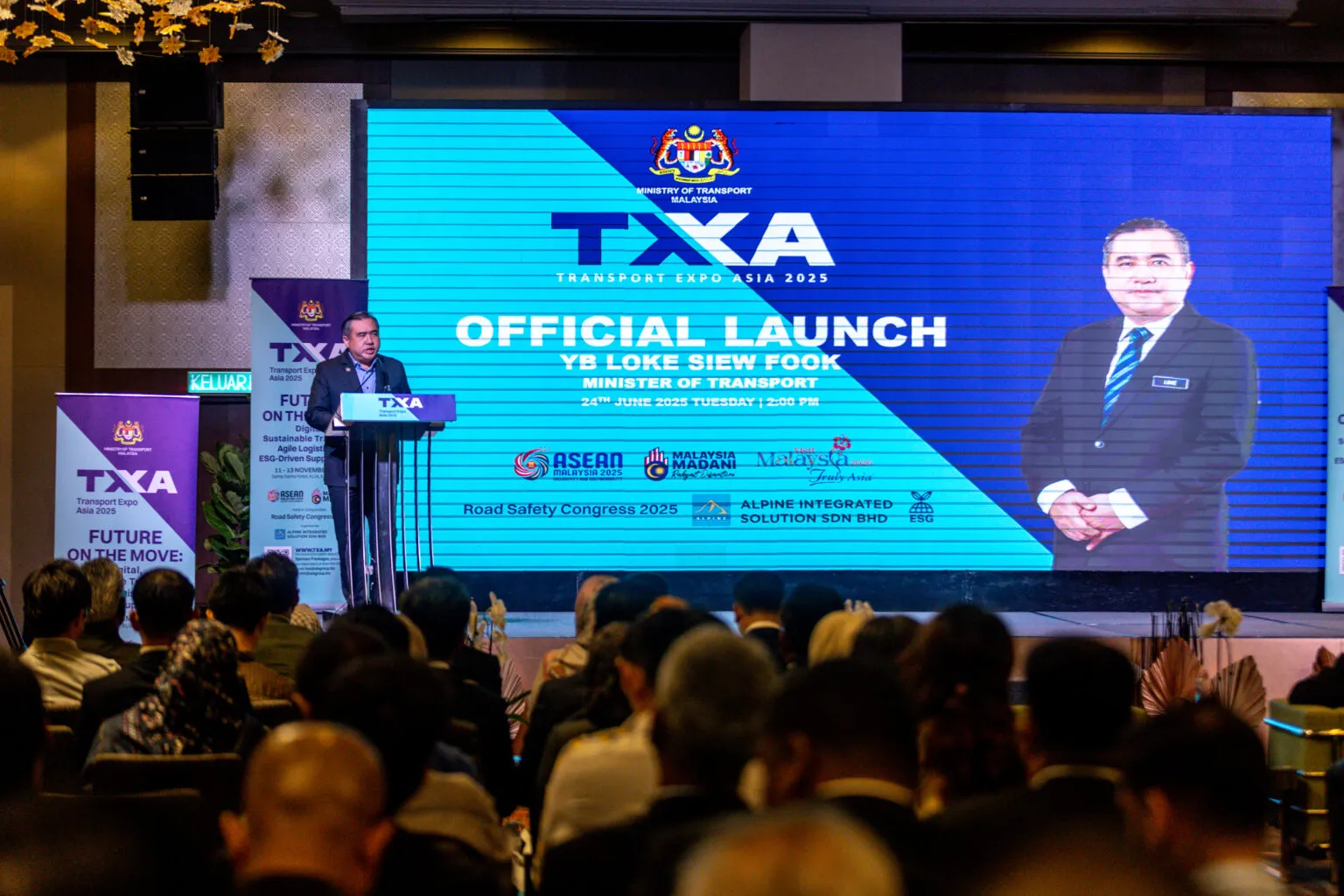 TXA-89-1536x102aTransport Minister Anthony Loke delivering his speech during the official launch of Transport Expo Asia (TXA) 2025.