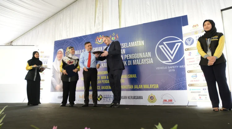 Malaysia MOT and MIROS collaborate on retread tyre safety study