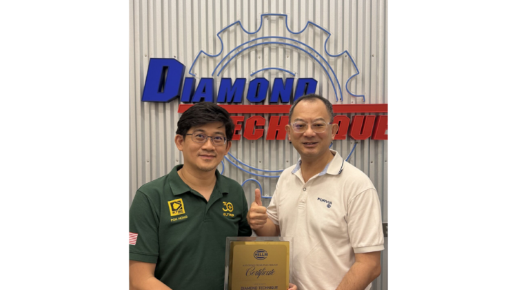Poh Hong Law General Manager of Diamond Technique announcing the HELLA Authorised Premium Distributor appointment in Malaysia