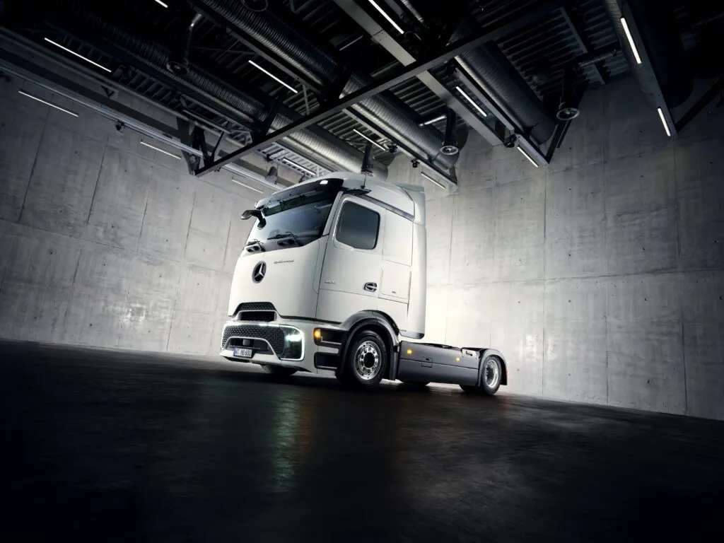 Mercedes-Benz eActros Lowliner. (Photo: Daimler Truck)