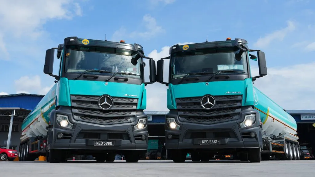 Two of the Mercedes-Benz Actros units delivered by Hap Seng to Shaziman Transport. (Photo: Hap Seng Trucks Distribution)
